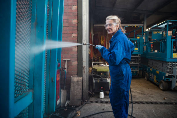 Best Garage Pressure Washing  in Eveleth, MN